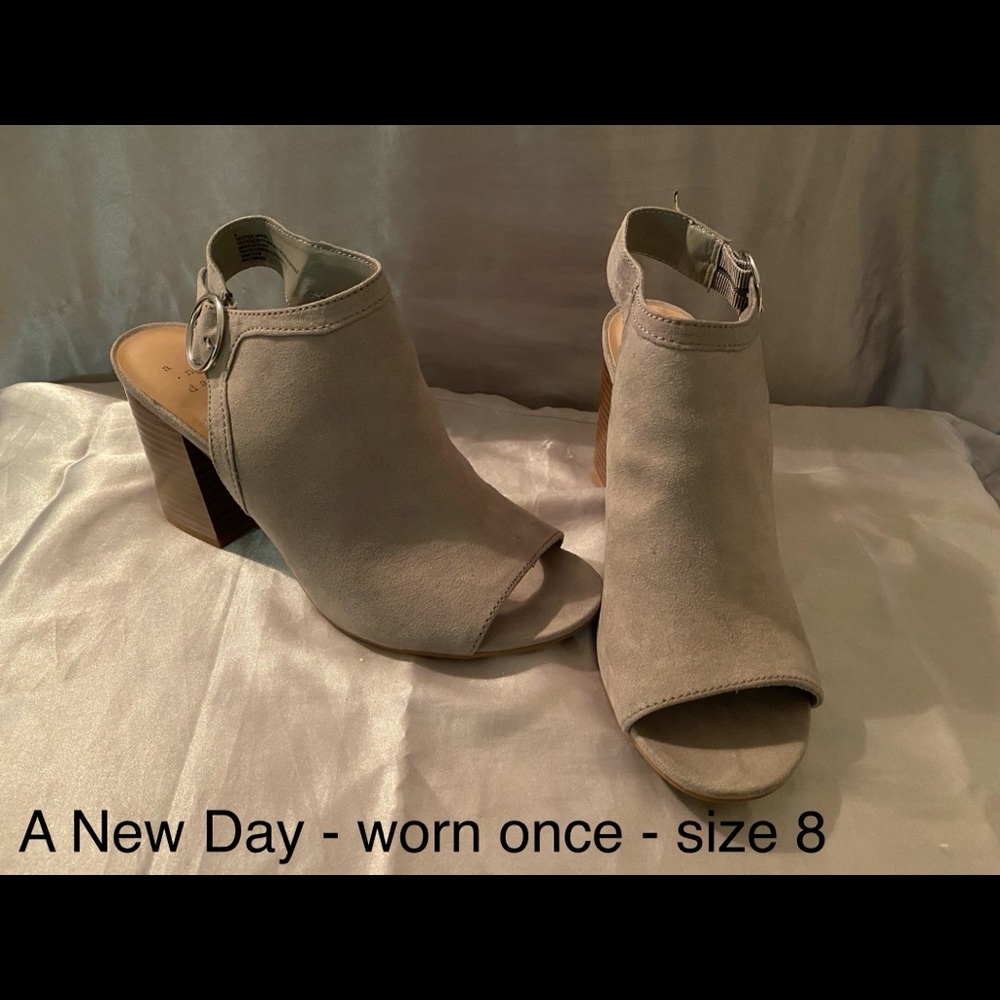 Peep toe with open heel